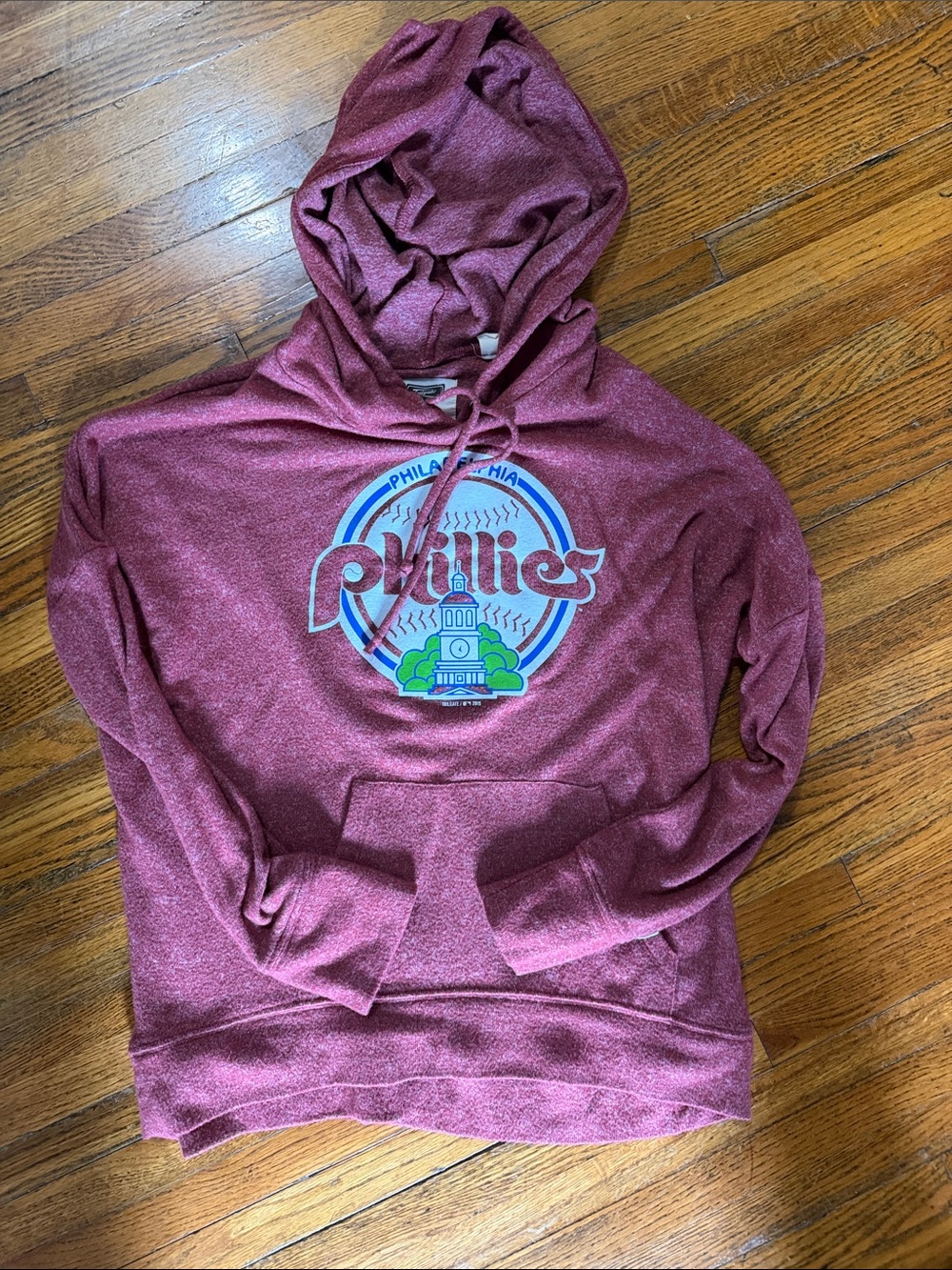 Tailgate Vintage Phillies Logo Women's brick Red Hoodie Sweatshirt